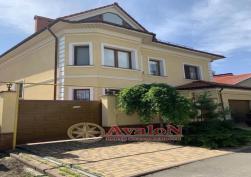 частный дом в Суворовском районе 450000 у.е.