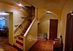 частный дом в Малиновском районе 300000 у.е.